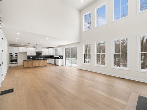 4 Myrtle Ave 20, Hopkinton MA 01748