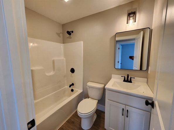 27 Cottage St, Winchendon MA 01475