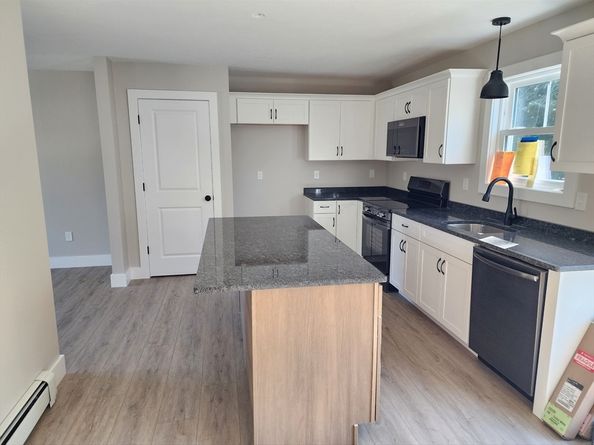 27 Cottage St, Winchendon MA 01475