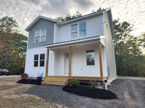 27 Cottage St, Winchendon MA 01475