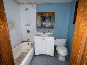 12 Howard St, Lynn MA 01902