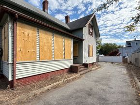 12 Howard St, Lynn MA 01902