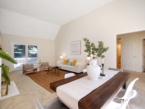 12 Mitchell Grant Way, Bedford MA 01730
