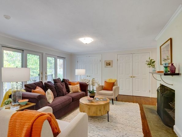 134 Chestnut Circle 134, Lincoln MA 01773