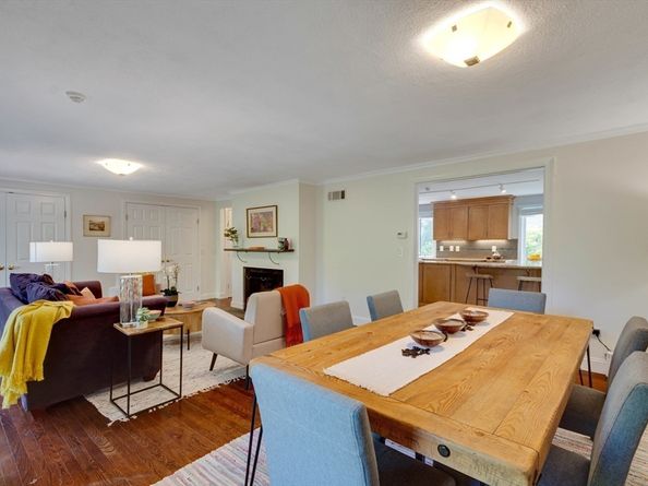 134 Chestnut Circle 134, Lincoln MA 01773