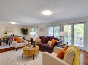 134 Chestnut Circle 134, Lincoln MA 01773