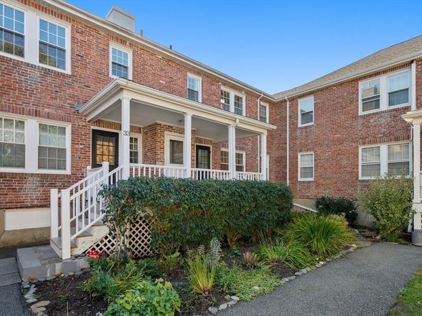 33 Hammond Pond Pkwy 2, Newton MA 02467