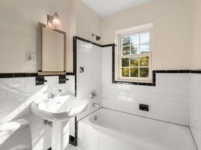 33 Hammond Pond Pkwy 2, Newton MA 02467