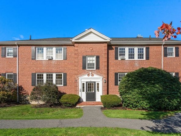 33 Hammond Pond Pkwy 2, Newton MA 02467