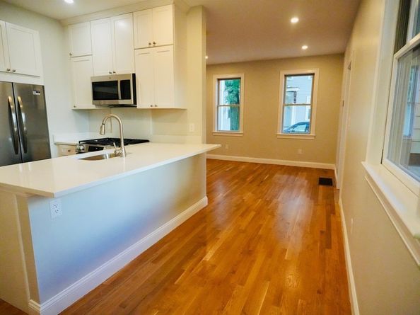 59 7th 1, Cambridge MA 02141