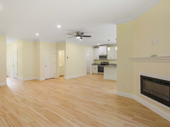 14 Welch Ave A, Rutland MA 01543