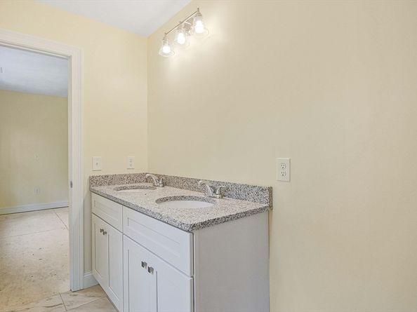 14 Welch Ave A, Rutland MA 01543