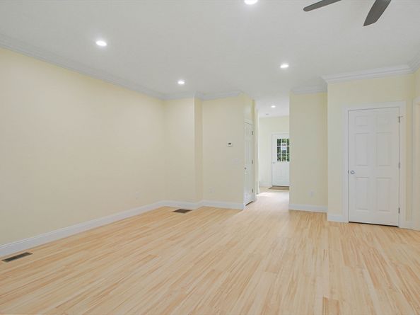 14 Welch Ave A, Rutland MA 01543