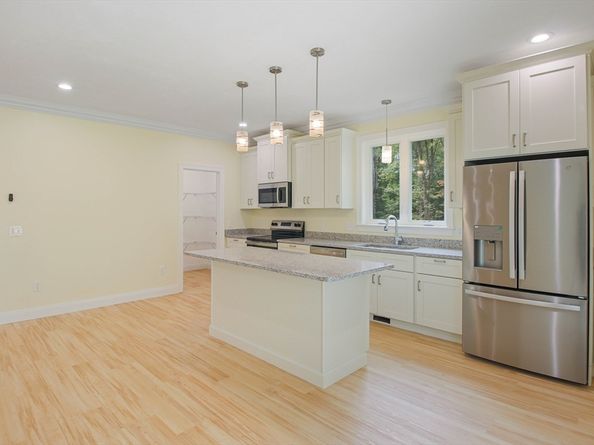 14 Welch Ave A, Rutland MA 01543