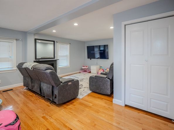 63 Adams St, Lynn MA 01902