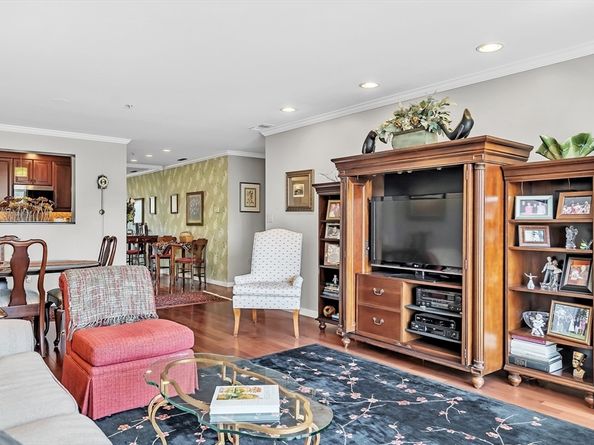 6 Canal Park 602, Cambridge MA 02141
