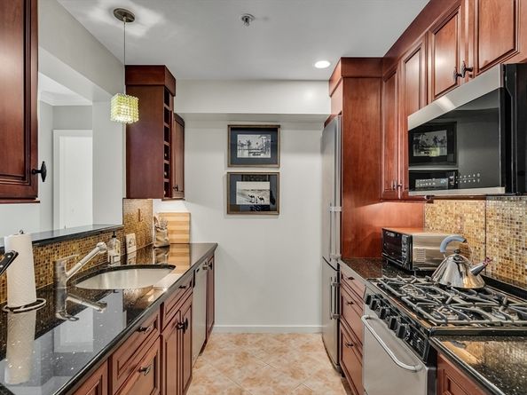 6 Canal Park 602, Cambridge MA 02141