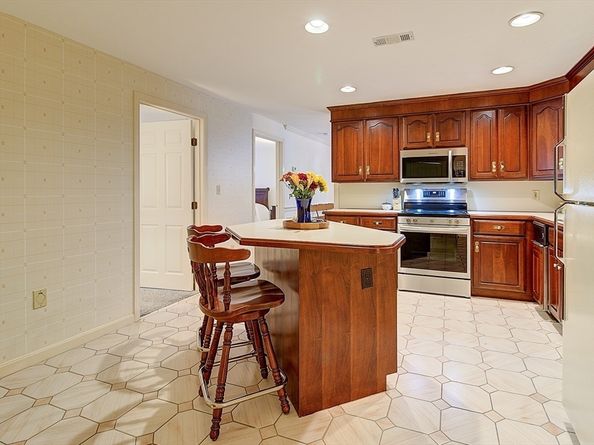 785 Washington Street 206, Norwood MA 02062