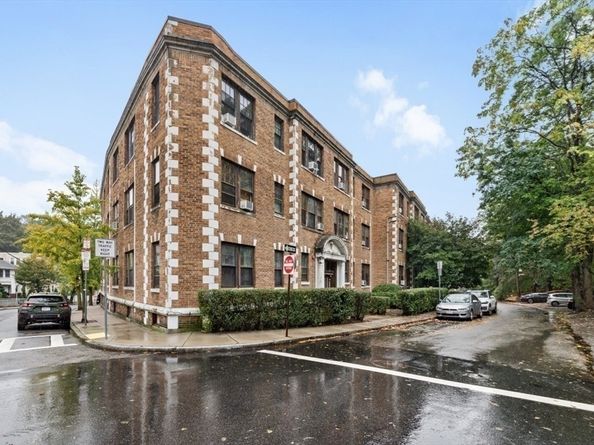 65 Lanark Rd 2, Boston MA 02135