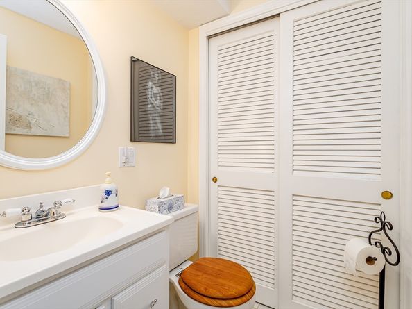 405 Ridgefield Cir C, Clinton MA 01510