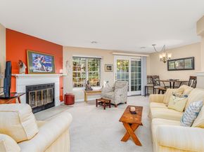 405 Ridgefield Cir C, Clinton MA 01510
