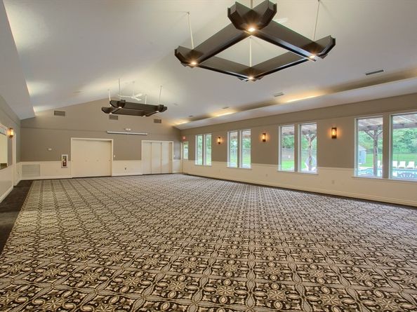405 Ridgefield Cir C, Clinton MA 01510