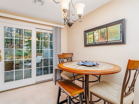 405 Ridgefield Cir C, Clinton MA 01510