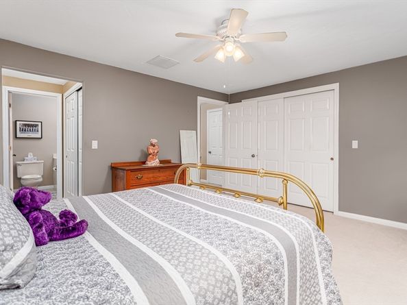405 Ridgefield Cir C, Clinton MA 01510