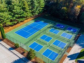 405 Ridgefield Cir C, Clinton MA 01510