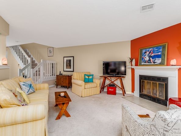 405 Ridgefield Cir C, Clinton MA 01510
