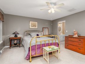 405 Ridgefield Cir C, Clinton MA 01510
