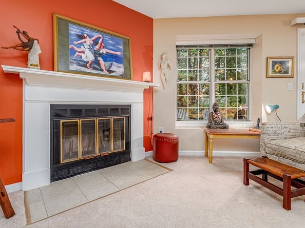 405 Ridgefield Cir C, Clinton MA 01510