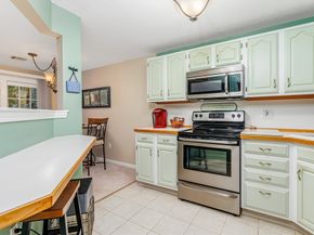 405 Ridgefield Cir C, Clinton MA 01510