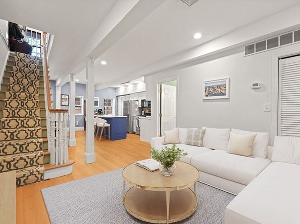 511 E 8th St A, Boston MA 02127