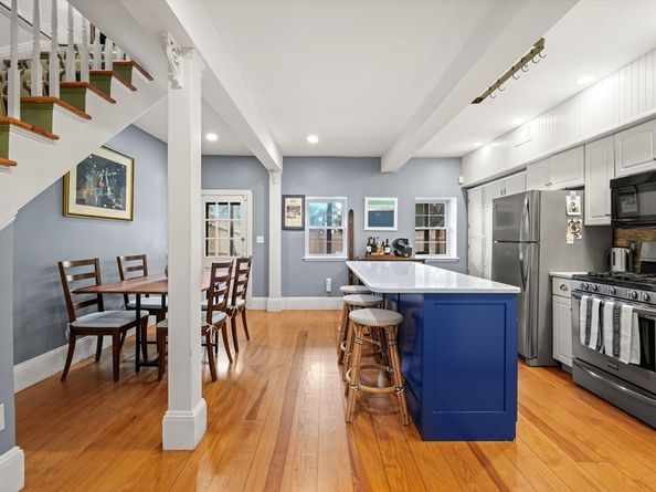 511 E 8th St A, Boston MA 02127