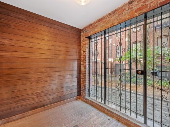 94 Saint Botolph St 1, Boston MA 02116
