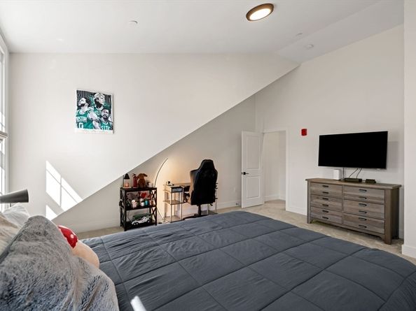 300 Albion Road 306, Bedford MA 01730