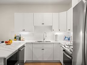 300 Albion Road 306, Bedford MA 01730