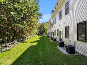 300 Albion Road 306, Bedford MA 01730