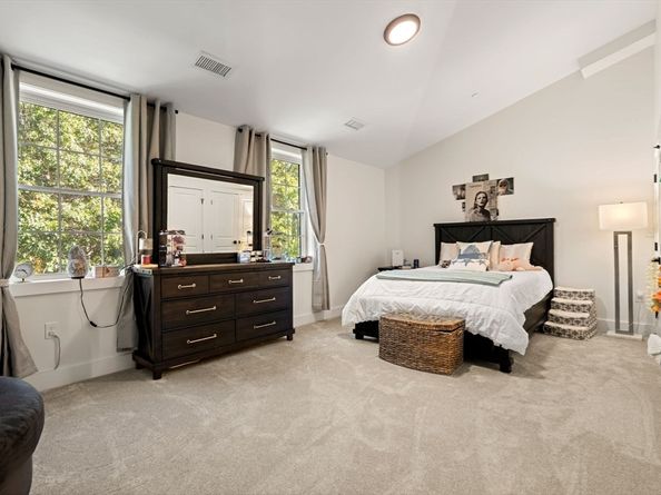 300 Albion Road 306, Bedford MA 01730
