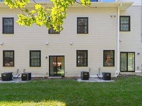 300 Albion Road 306, Bedford MA 01730