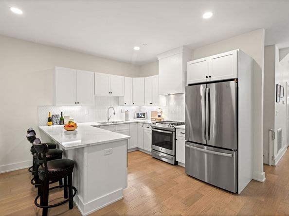 300 Albion Road 306, Bedford MA 01730