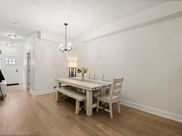 300 Albion Road 306, Bedford MA 01730