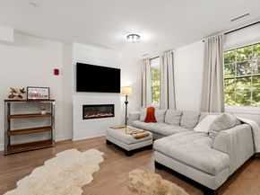 300 Albion Road 306, Bedford MA 01730