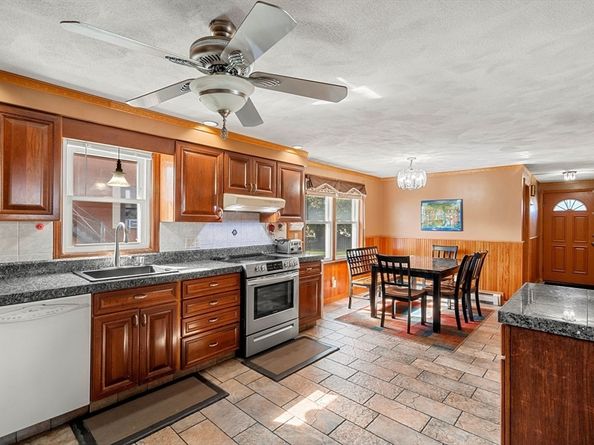 3 Stone Court, Gloucester MA 01930