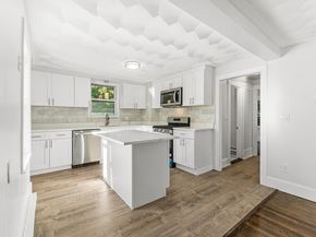 33 Vesey Rd, Randolph MA 02368