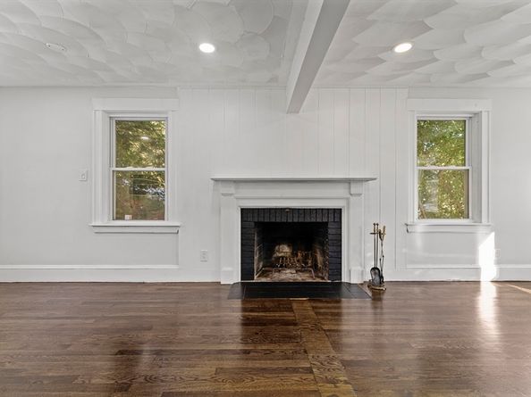 33 Vesey Rd, Randolph MA 02368