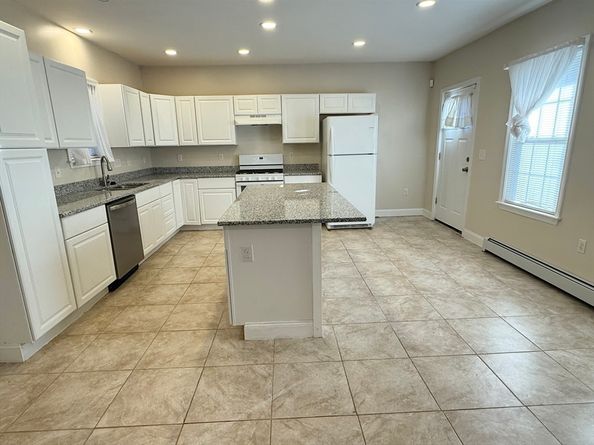 592 Westminster Hill Rd, Fitchburg MA 01420