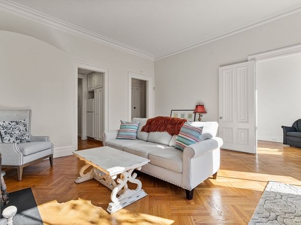 396 Beacon Street 3, Boston MA 02116