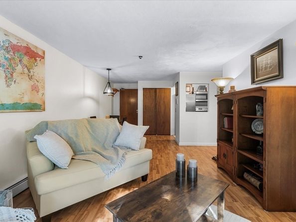 111 Warren Ave 1F, Quincy MA 02170